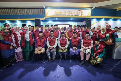 DATUK DR MOHD NA'IM MOKHTAR