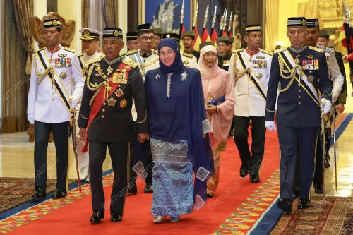 AL-SULTAN ABDULLAH RI'AYATUDDIN AL-MUSTAFA BILLAH SHAH