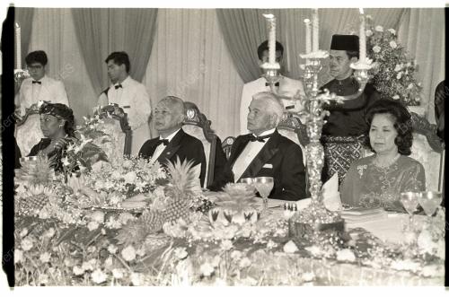 AGONG HOSTS DINER AT ISTANA NEGARA