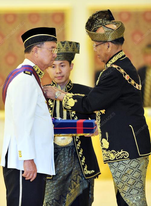 KL24_01062013_AGONG