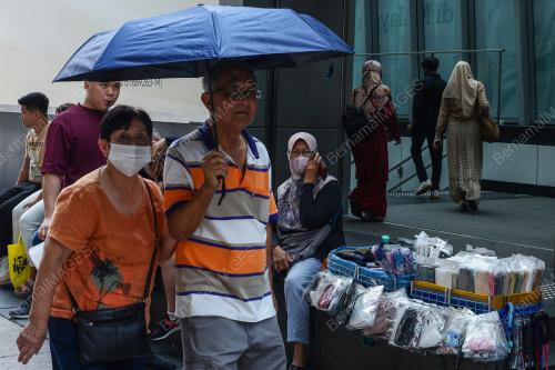 TINJAUAN CUACA PANAS DI KUALA LUMPUR