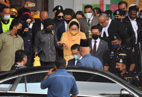 DATIN SERI ROSMAH MANSOR