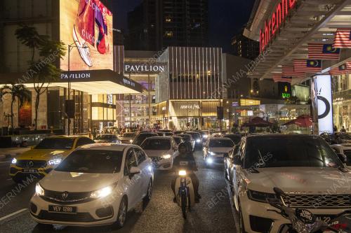 TINJAUAN AKTIVITI HARIAN WARGA KOTA DI BUKIT BINTANG