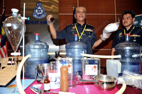 KL24_02042013_DADAH