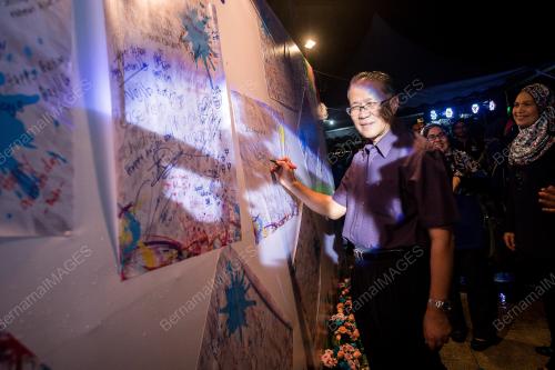 KL24_02042017_SEMARAK_BIRU