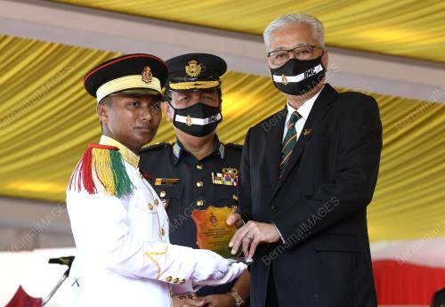 DATUK SERI ISMAIL SABRI YAAKOB