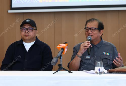 DATUK JONISTON BANGKUAI