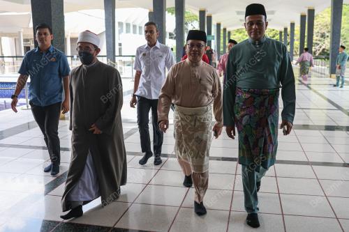 DATUK DR MOHD NA'IM MOKHTAR