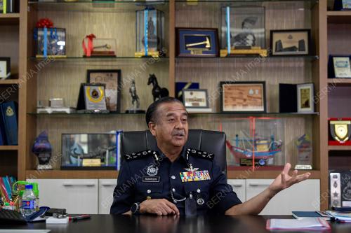 DATUK RAZARUDIN HUSAIN