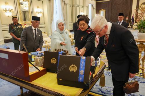 AL- SULTAN ABDULLAH RI'AYATUDDIN AL-MUSTAFA BILLAH SHAH
