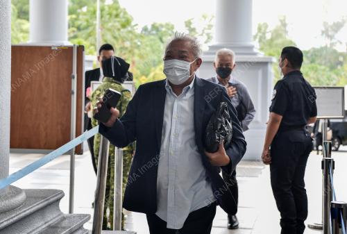 DATUK SERI BUNG MOKTAR RADIN