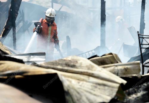 KL24_03052014_TERBAKAR