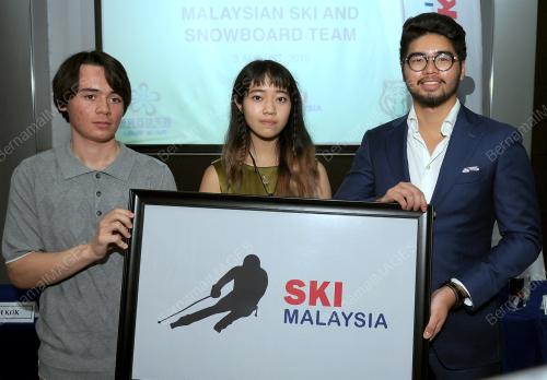 KL24_03082015_ATLET_SKI_NEGARA