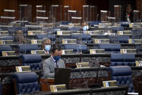 PENGHADANG PLASTIK DI DALAM DEWAN RAKYAT