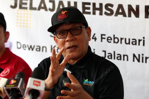 IZHAM HASHIM