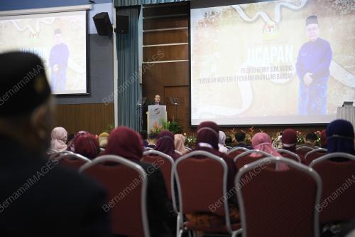 DATUK HENRY SUM AGONG