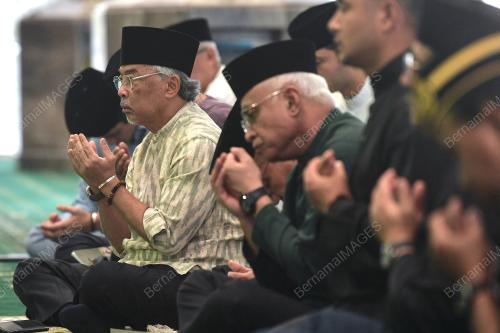 AL-SULTAN ABDULLAH RIÃ•AYATUDDIN AL-MUSTAFA BILLAH SHAH
