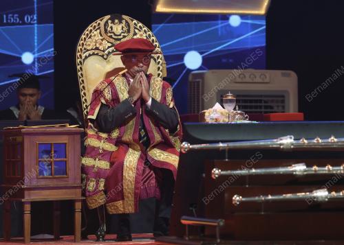 AL-SULTAN ABDULLAH RI'AYATUDDIN AL-MUSTAFA BILLAH SHAH