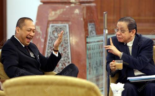MOHAMED NAZRI ABDUL AZIZ