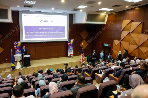 DATUK SERI REEZAL MERICAN NAINA MERICAN