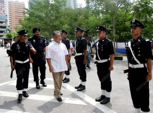 TAN SRI MUHYIDDIN YASSIN