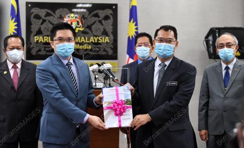 DATUK NIK AZMAN NIK ABDUL MAJID