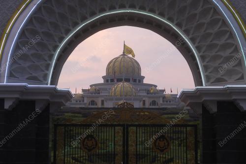 KL24_06012019_AGONG