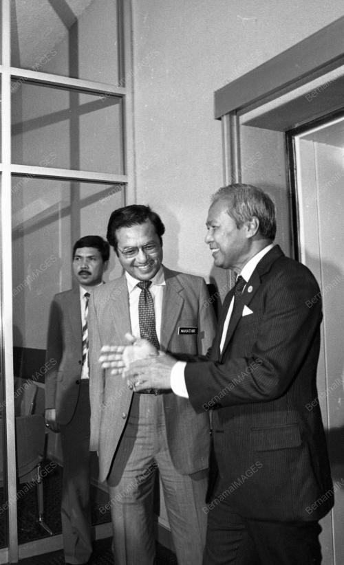 KL24_06032015_PREM_TINSULANONDA
