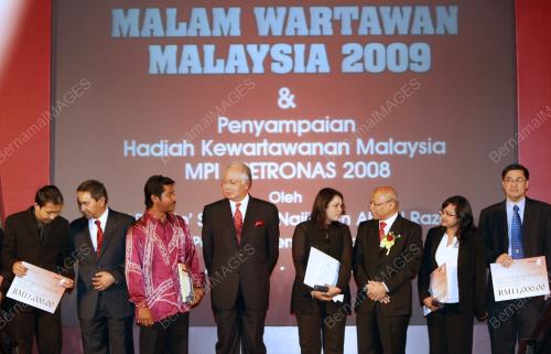 MOHD NAJIB TUN ABDUL RAZAK