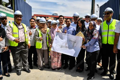 DATUK SERI DR WAN AZIZAH WAN ISMAIL