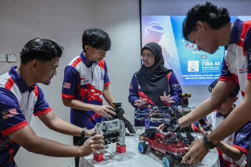 PASUKAN ROBOTIK POLYCC