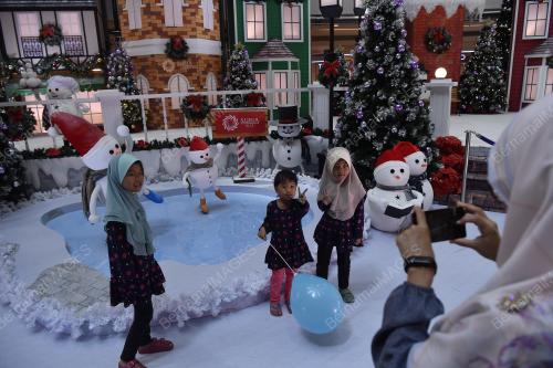 DEKORASI KEINDAHAN SALJI SURIA KLCC