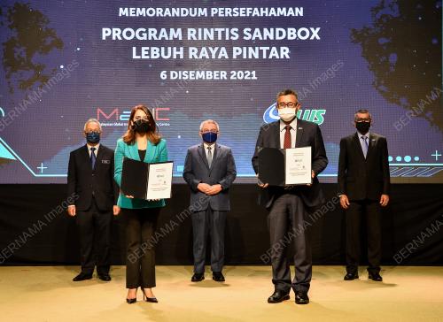 DATUK SERI DR ADHAM BABA