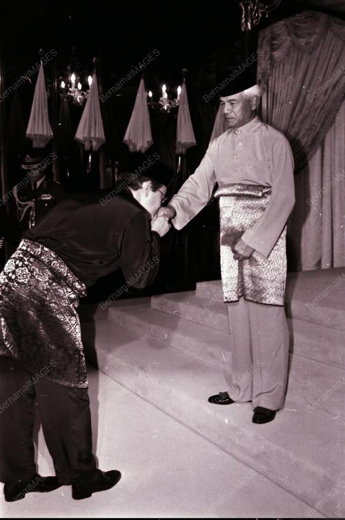 SULTAN AZLAN MUHIBBUDDIN SHAH