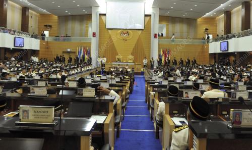 KL24_07032016_AGONG_PARLIMEN
