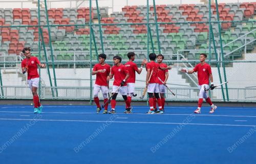 PERLAWANAN PERSAHABATAN HOKI