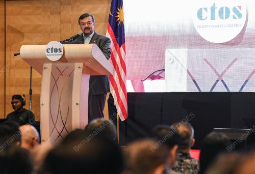 DATUK SERI AMIR HAMZAH AZIZAN