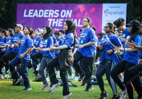 LEADERS ON THE WALK