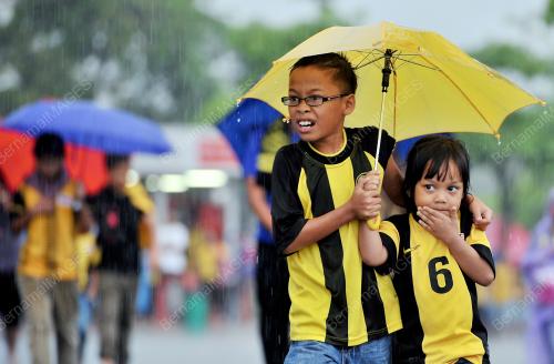 KL24_09122012_AFF_HUJAN