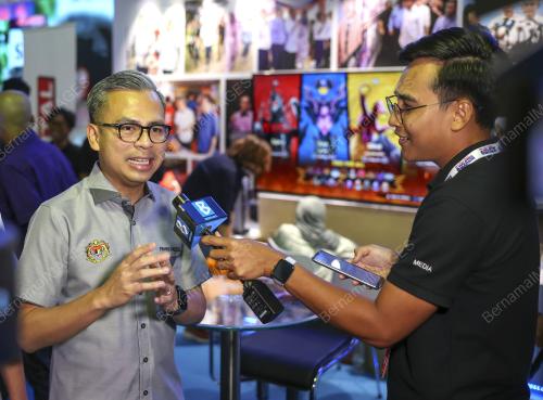 FAHMI FADZIL