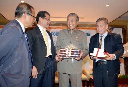 KL24_12022014_FORUM_BUKU