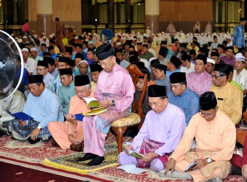 KL24_12042012_AGONG_YASSIN