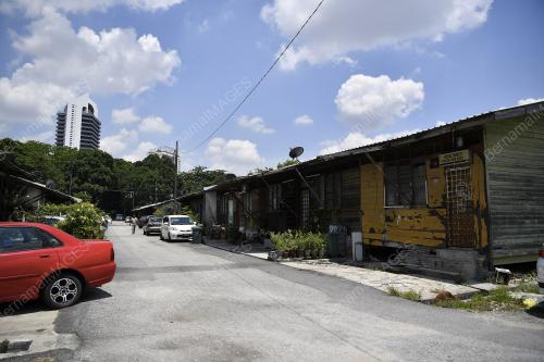 PROJEK PEMBANGUNAN SEMULA TAPAK RUMAH PANJANG