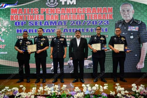 TAN SERI ACRYL SANI ABDULLAH SANI