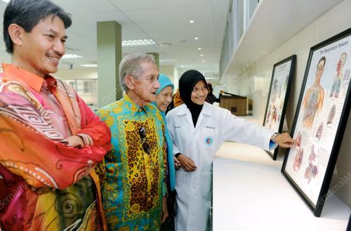SISWA FAKULTI PERUBATAN