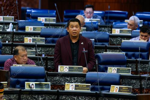 DATUK LUKANISMAN AWANG SAUNI