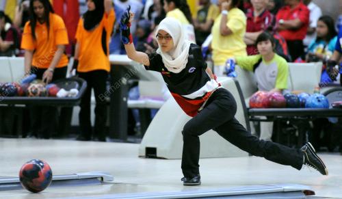 KL24_14032012_BOWLING