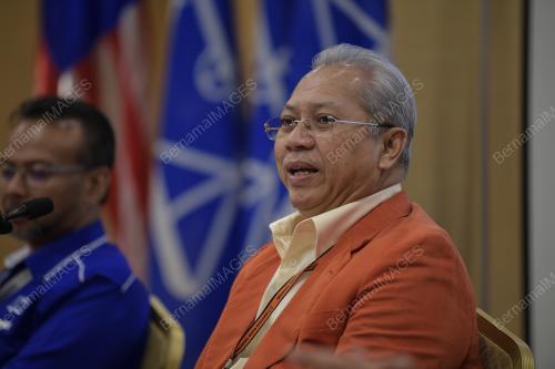 TAN SRI ANNUAR MUSA