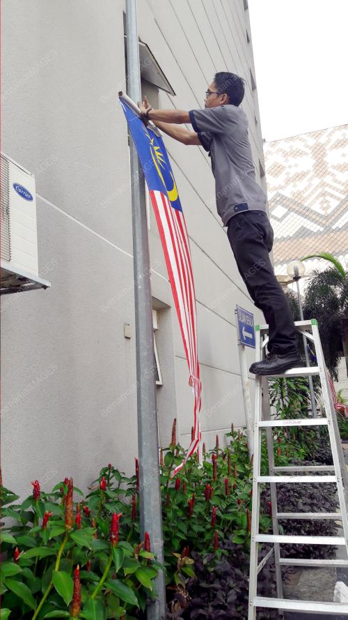 KL24_14082016_BENDERA