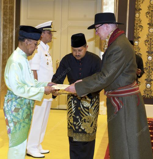 KL24_14092015_WATIKAH